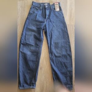 NWT Levi Womens Cinch Barrel Size 28